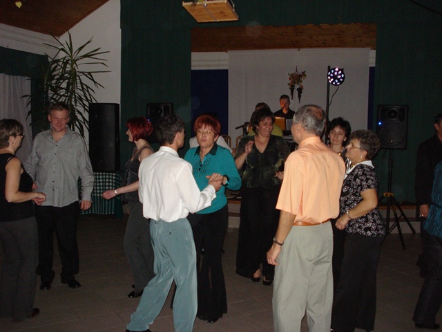 Bálozunk